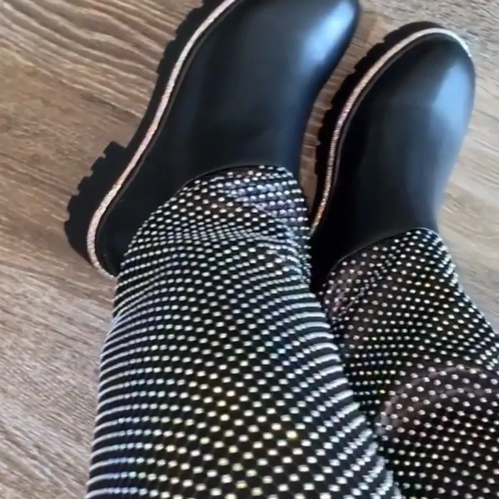Stylish Black Shoes - Picture 3 of 4